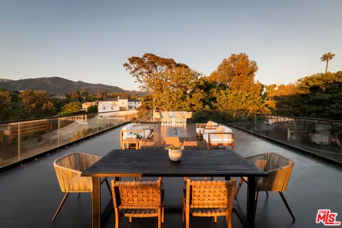 $9,988,000 | 5931 Kanan Dume Road, Malibu, CA 90265