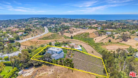 $9,988,000 | 5931 Kanan Dume Road, Malibu, CA 90265