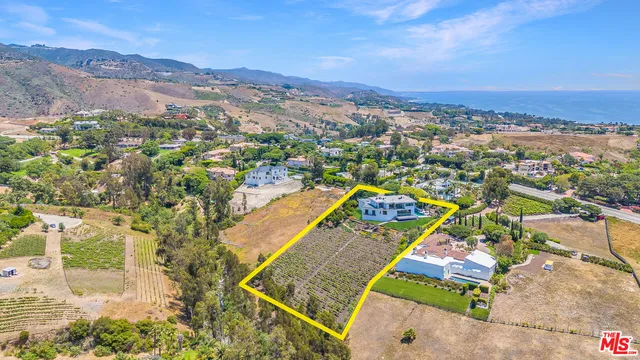 $9,988,000 | 5931 Kanan Dume Road, Malibu, CA 90265