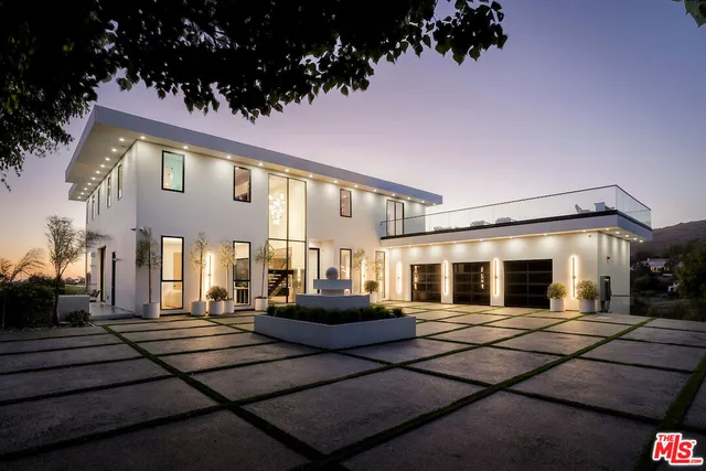 $9,988,000 | 5931 Kanan Dume Road, Malibu, CA 90265