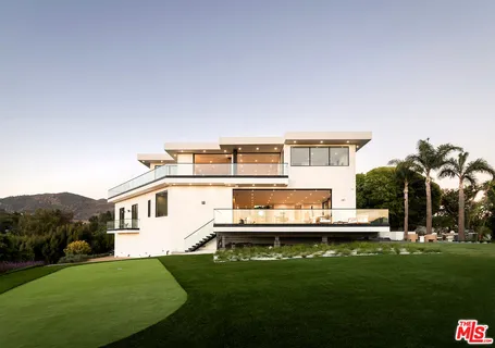 $9,988,000 | 5931 Kanan Dume Road, Malibu, CA 90265