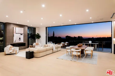 $9,988,000 | 5931 Kanan Dume Road, Malibu, CA 90265