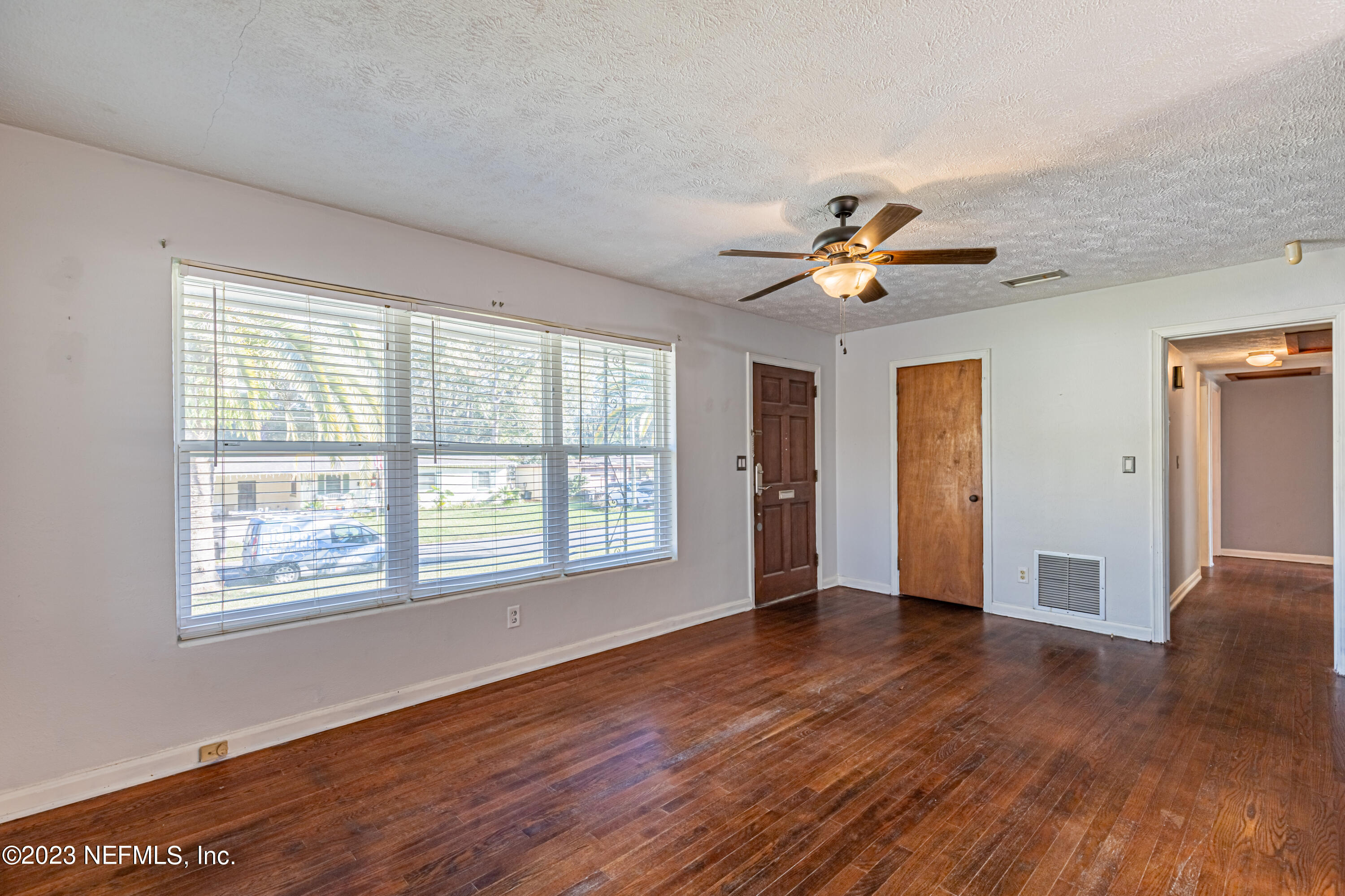 4626 Burgundy Road Jacksonville, FL 32210 - Photo 10 of 33 10