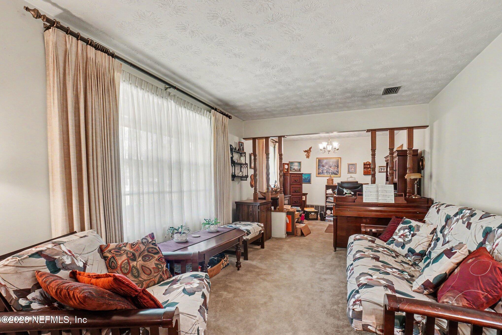 3934 Spring Glen Road Jacksonville, FL 32207 - Photo 4 of 29 004_file_5232