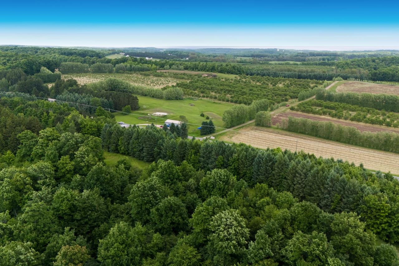 1551 North Macksey Road Suttons Bay, MI 49682 - Photo 32 of 34