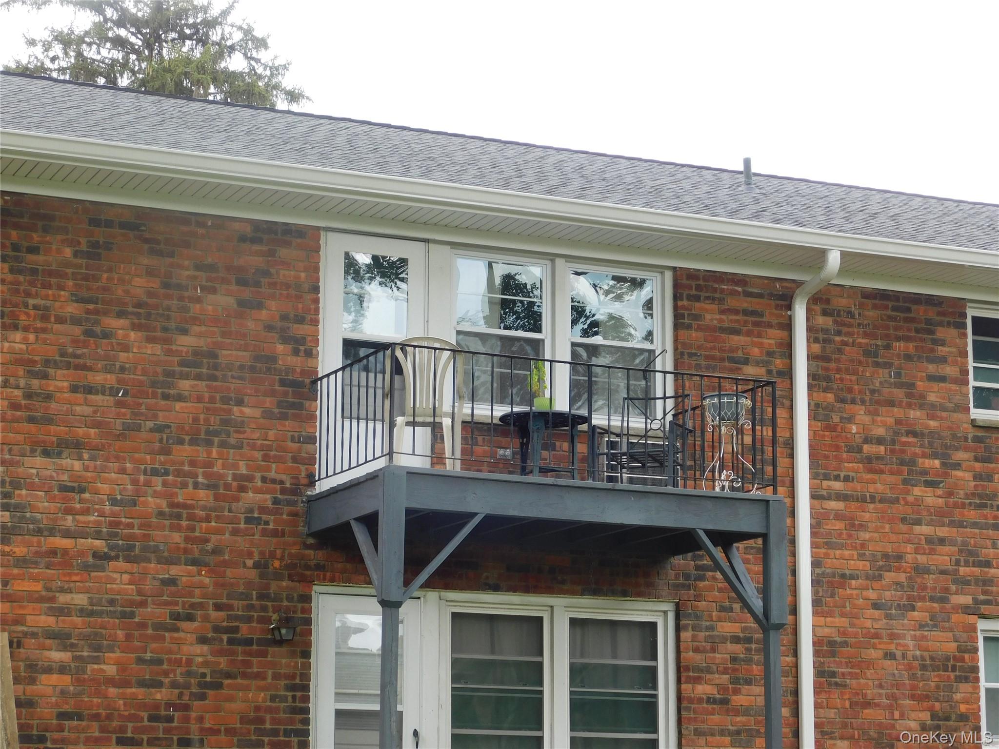 2710 South Road, Unit C8 Poughkeepsie, NY 12601 - Photo 20 of 22 Off bedroom