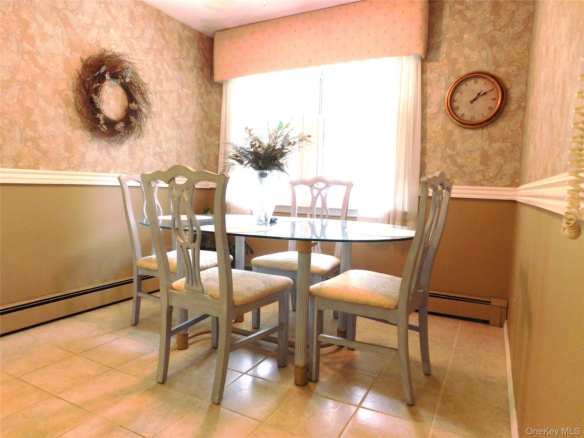 2710 South Road, Unit C8 Poughkeepsie, NY 12601 - Photo 9 of 22 Dining space w/2 bright airy windows