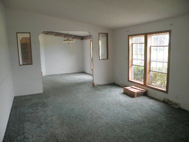 3601 West Garrison Road Owosso, MI 48867 - Photo 9 of 19 31322973-8.JPG