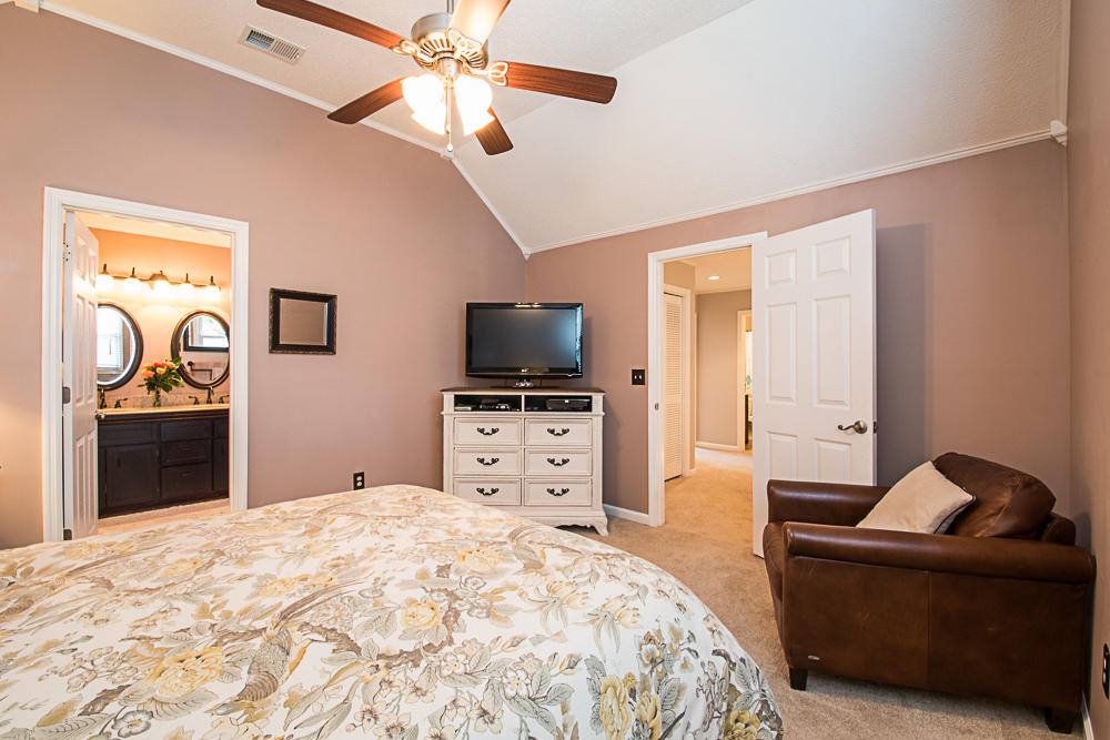 845 Detyens Road Mount Pleasant, SC 29464 - Photo 15 of 27 Master bedroom