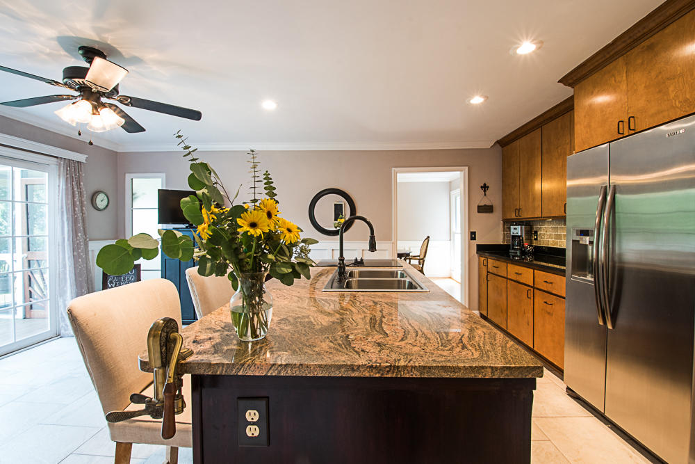 845 Detyens Road Mount Pleasant, SC 29464 - Photo 10 of 27 Kitchen view 2