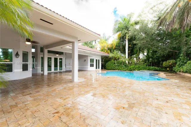 a view of utility room