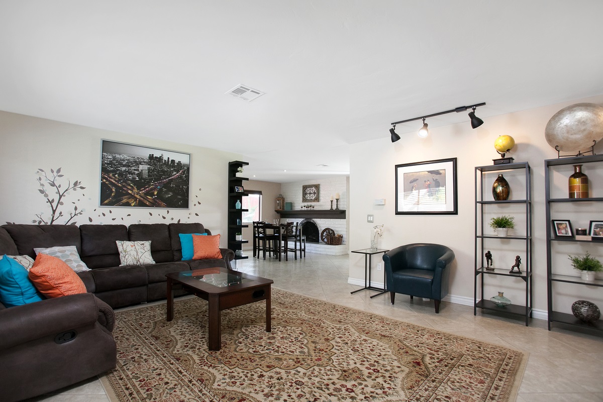 4077 Conrad Drive Spring Valley, CA 91977 - Photo 5 of 25 Gallery Image 5