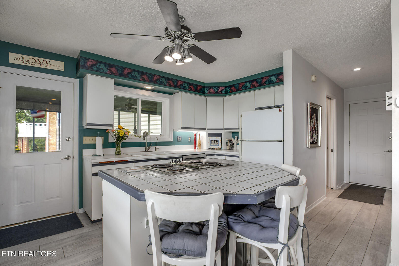 242 Chatuga Way Loudon, TN 37774 - Photo 17 of 60 17_242 Chatuga Way_Kitchen03