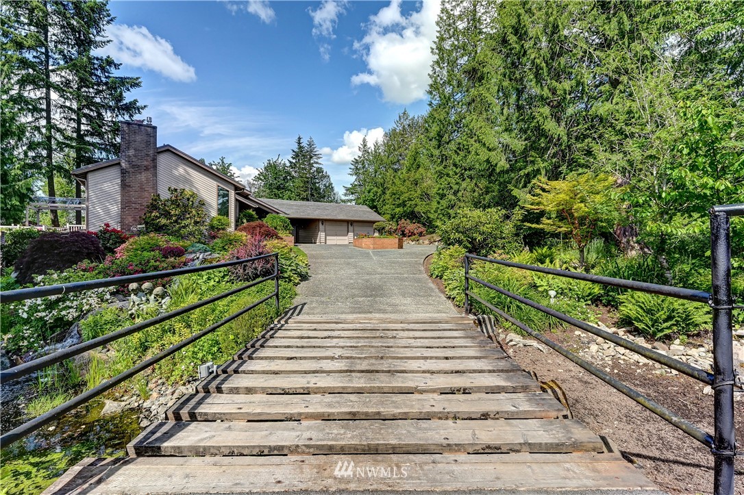 19603 Northeast Redmond Road Redmond, WA 98053 - Photo 3 of 40 Gallery Image 3