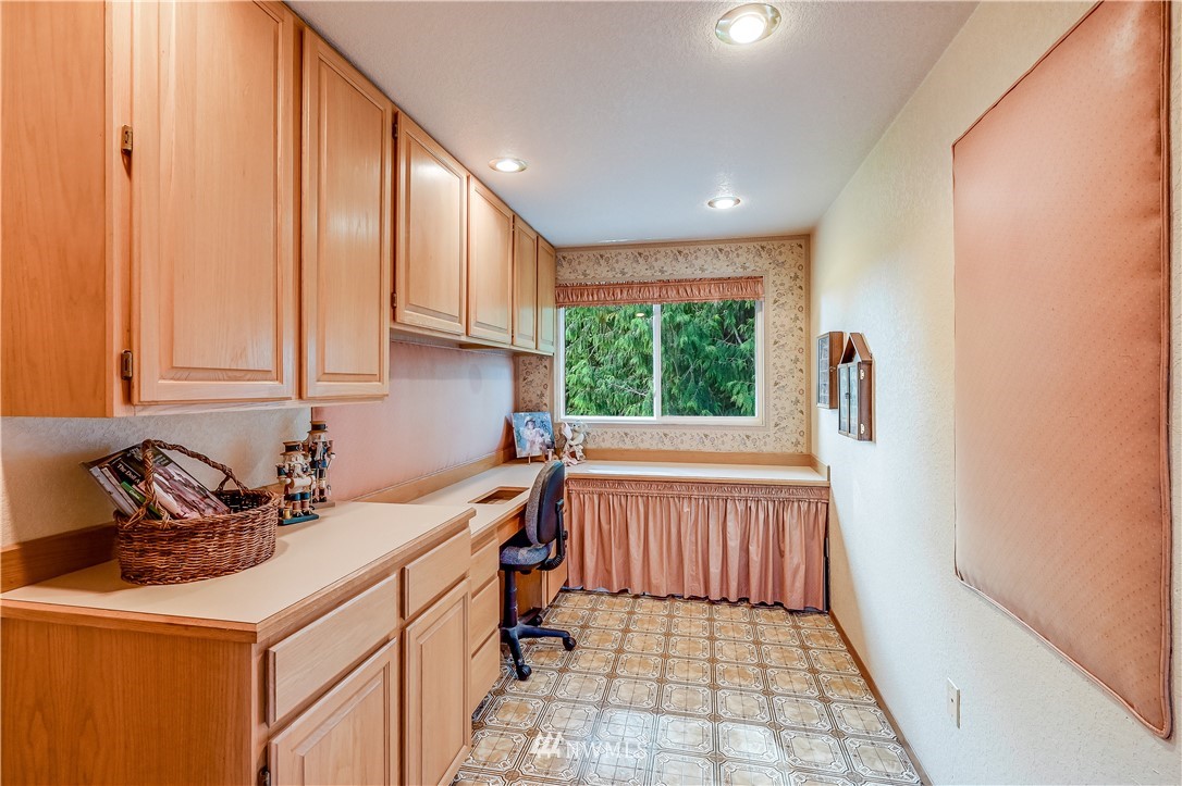19603 Northeast Redmond Road Redmond, WA 98053 - Photo 22 of 40 Gallery Image 22