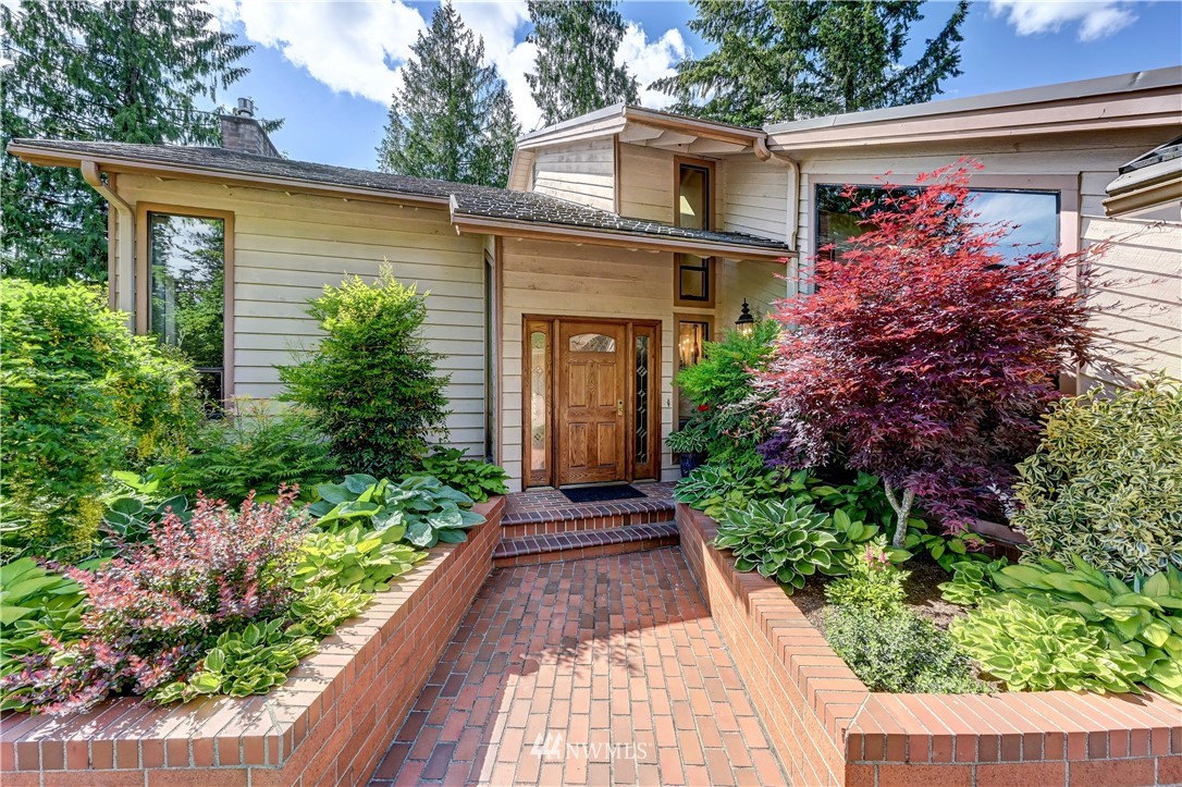 19603 Northeast Redmond Road Redmond, WA 98053 - Photo 5 of 40 Gallery Image 5