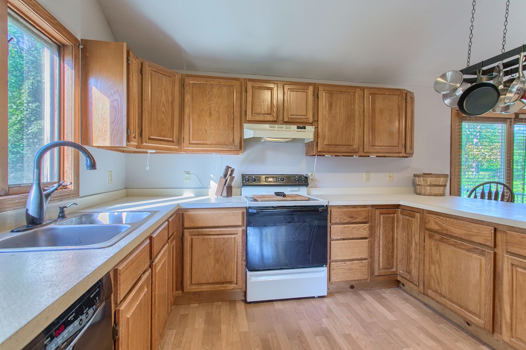 9 Mt Jefferson Road Hubbardston, MA 01452 - Photo 11 of 25 Gallery Image 11