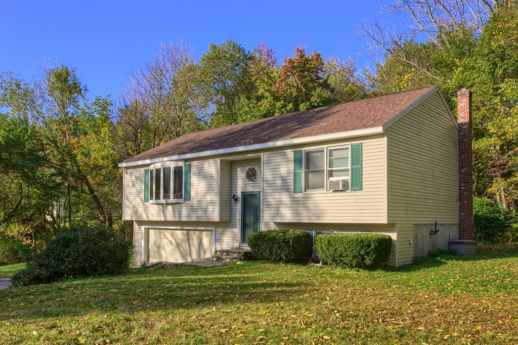 9 Mt Jefferson Road Hubbardston, MA 01452 - Photo 2 of 25 Gallery Image 2