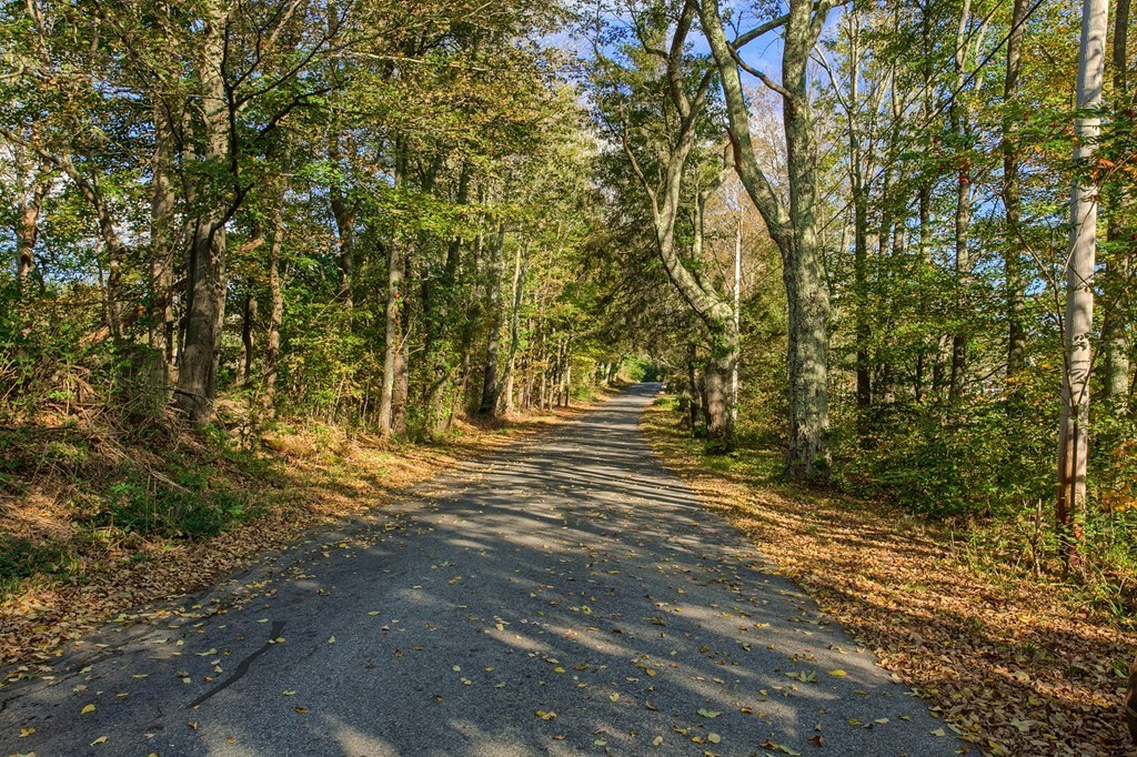 9 Mt Jefferson Road Hubbardston, MA 01452 - Photo 3 of 25 Gallery Image 3