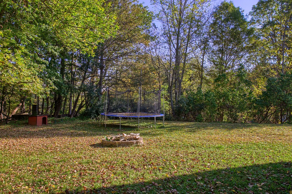 9 Mt Jefferson Road Hubbardston, MA 01452 - Photo 4 of 25 Gallery Image 4