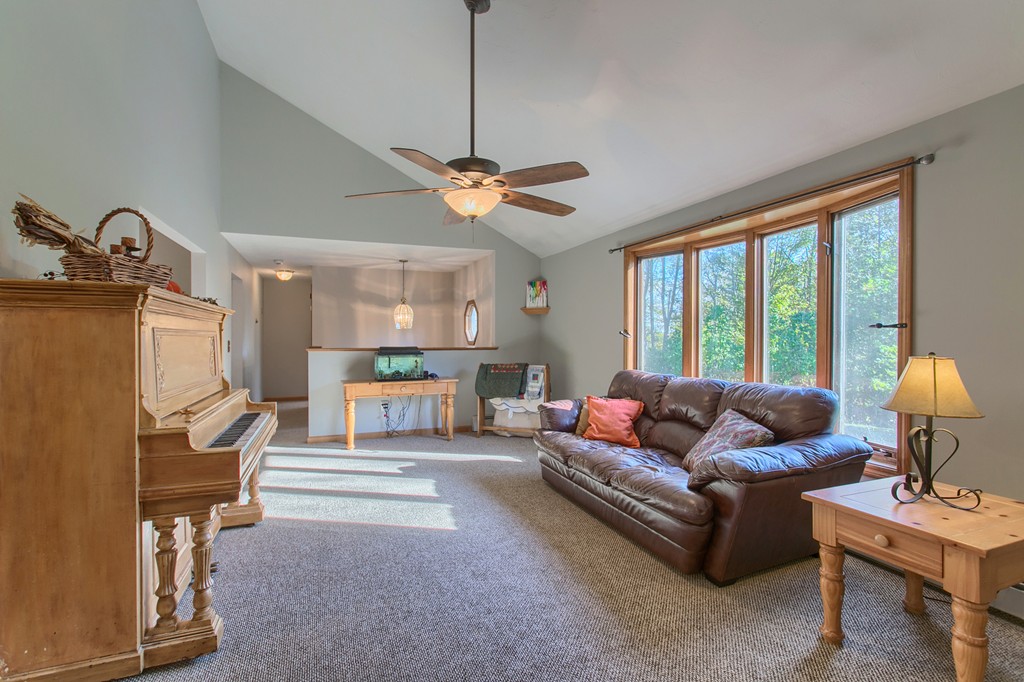 9 Mt Jefferson Road Hubbardston, MA 01452 - Photo 10 of 25 Gallery Image 10