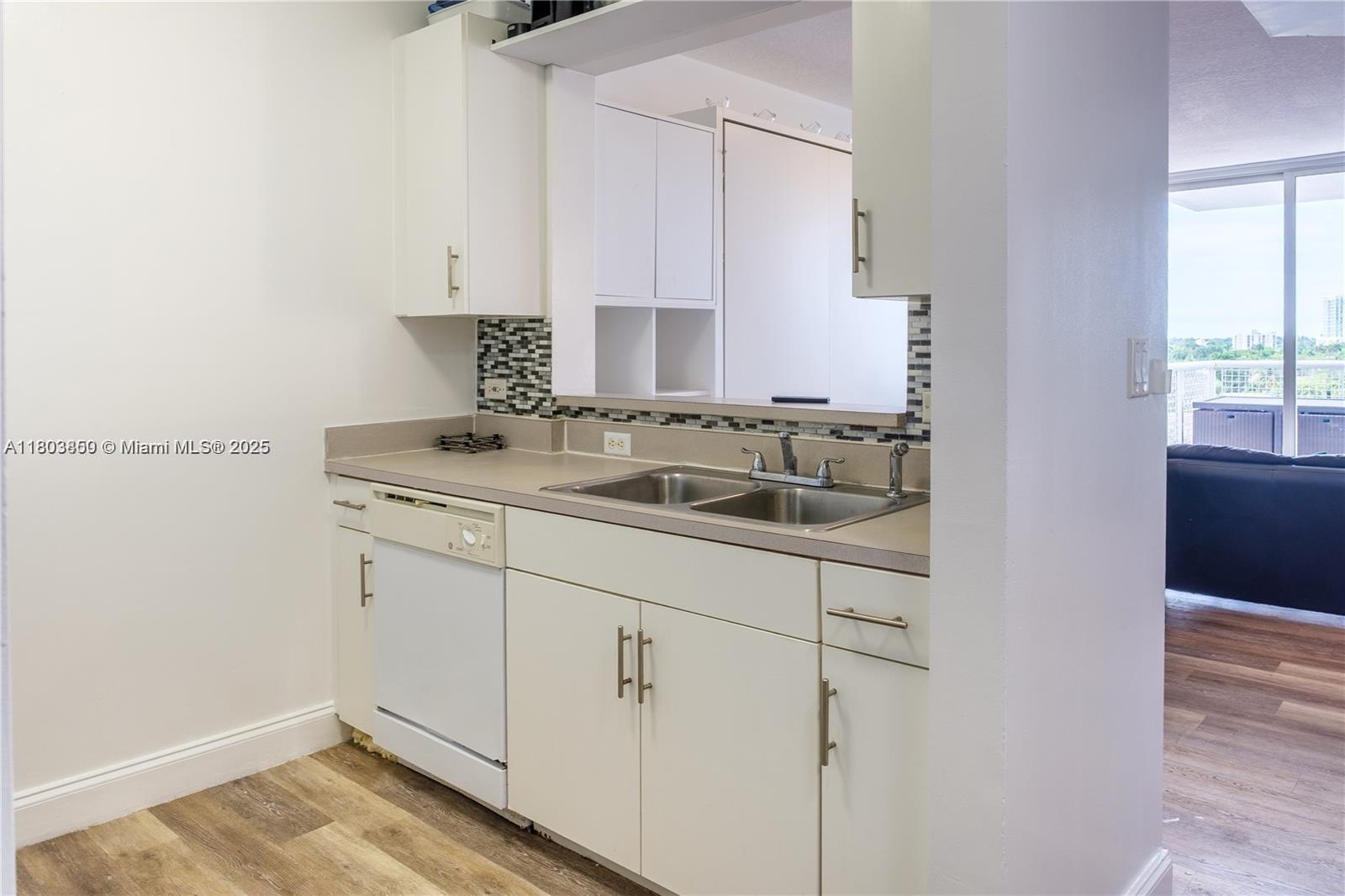 900 Southwest 8th Street, Unit 710 Miami, FL 33130 - Photo 6 of 24 Gallery Image 6