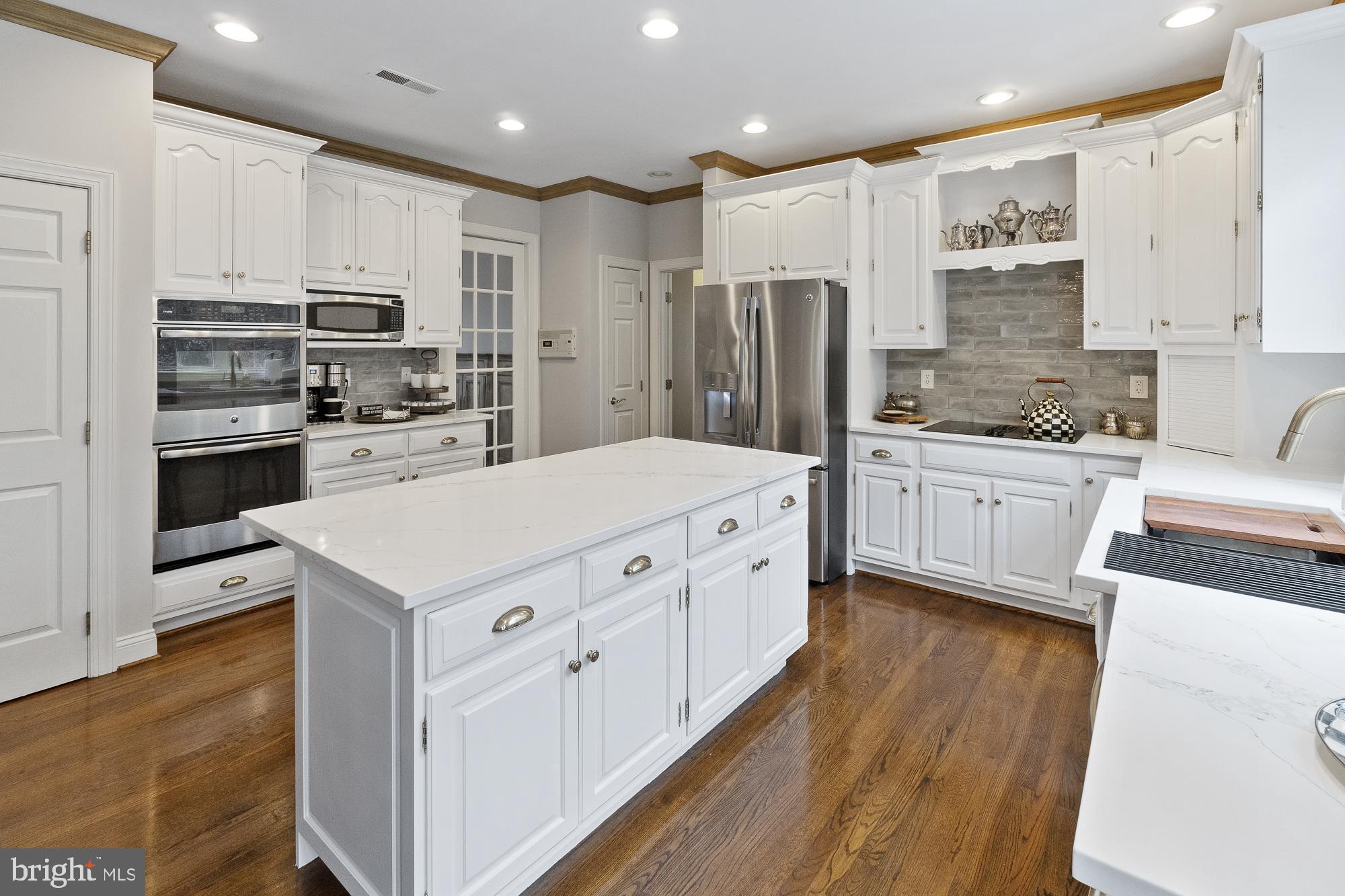 12649 High Meadow Road North Potomac, MD 20878 - Photo 34 of 79 High-end appliances