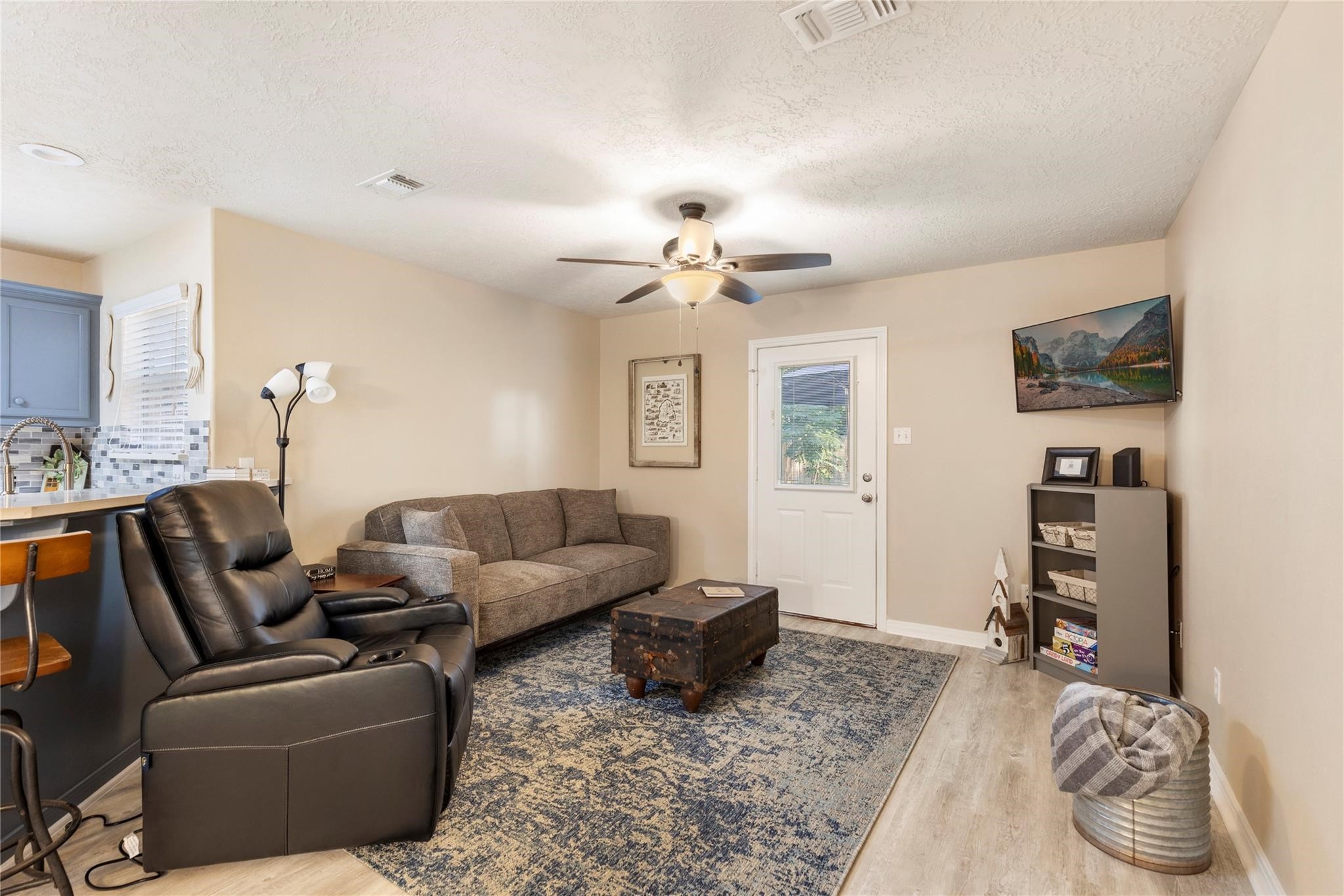 207 Foster Street Tomball, TX 77375 - Photo 5 of 15