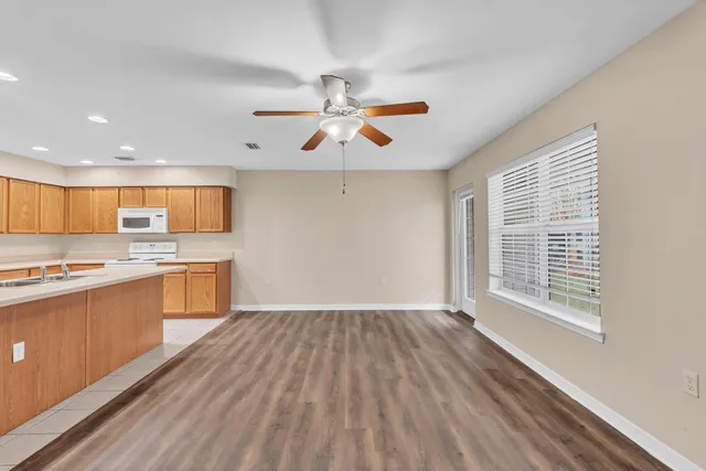 $2,000 | 16 Woodham Avenue, Unit 102, Fort Walton Beach, FL 32547