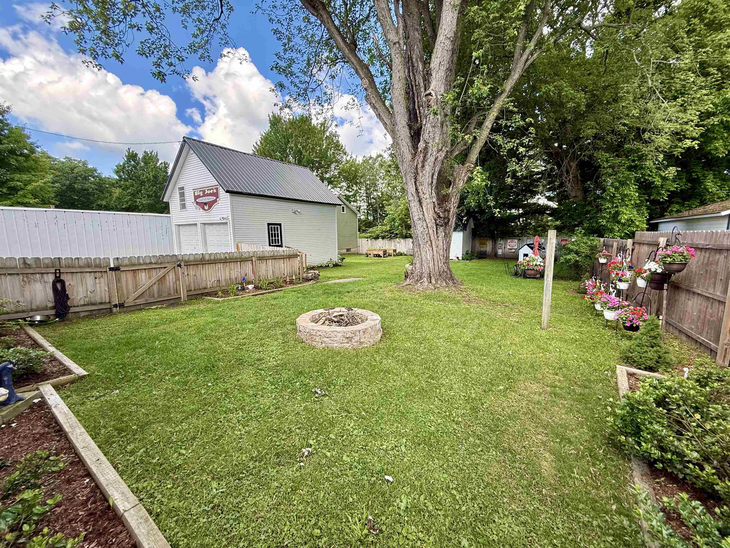 305 Union Street Newport, VT 05855 - Photo 4 of 59