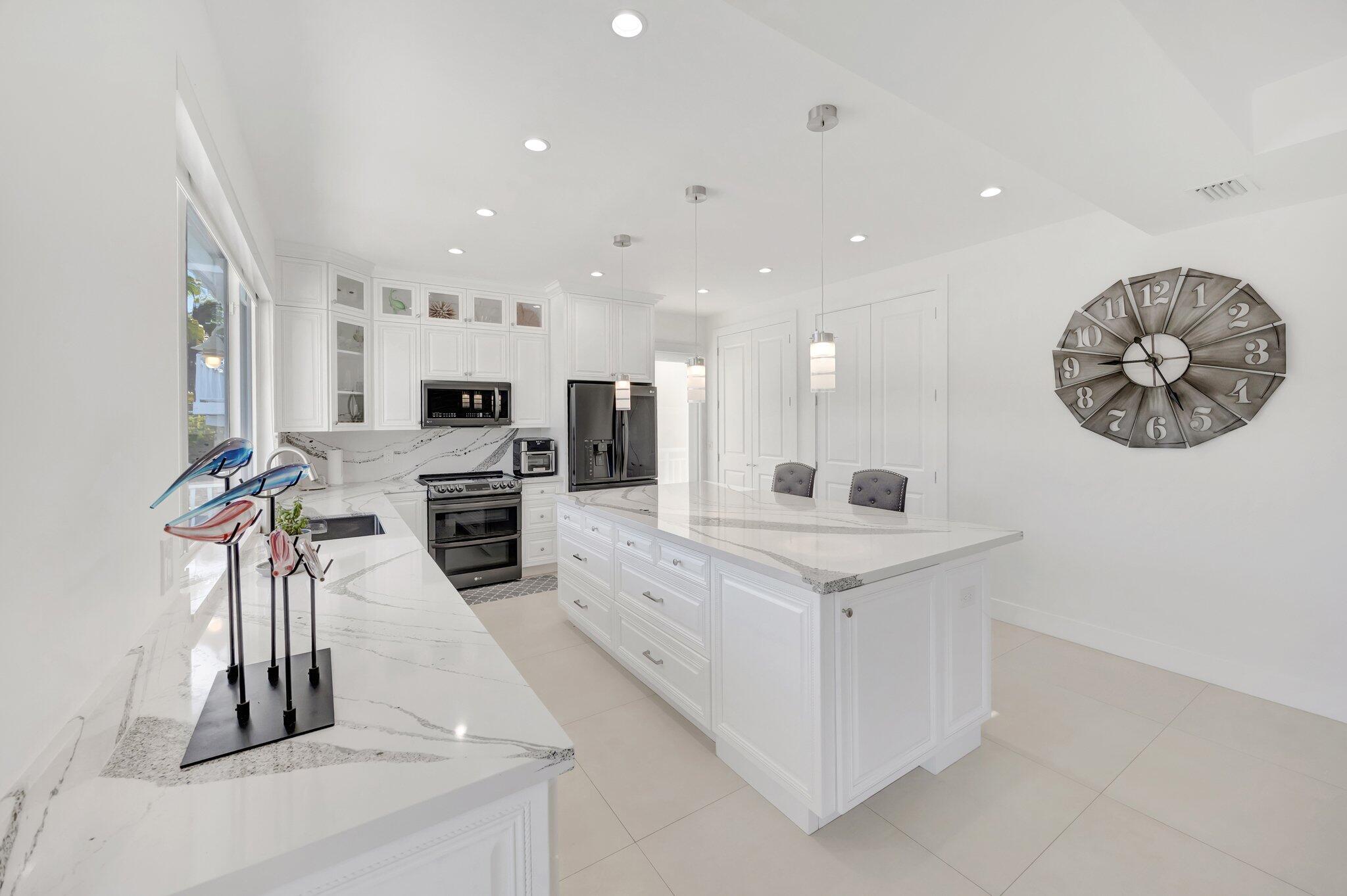 118 Pelican Road Tavernier, FL 33070 - Photo 12 of 72 Gourmet Kitchen Area 2