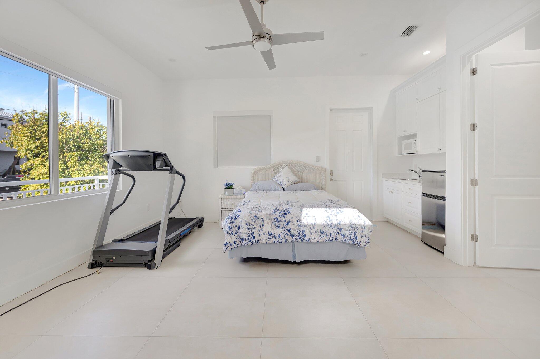 118 Pelican Road Tavernier, FL 33070 - Photo 21 of 72 Downstairs Bedroom 2