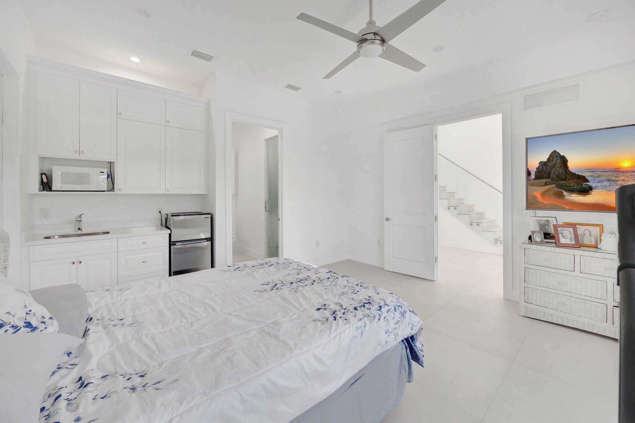 118 Pelican Road Tavernier, FL 33070 - Photo 23 of 72 Downstairs Bedroom 2 (View 3)