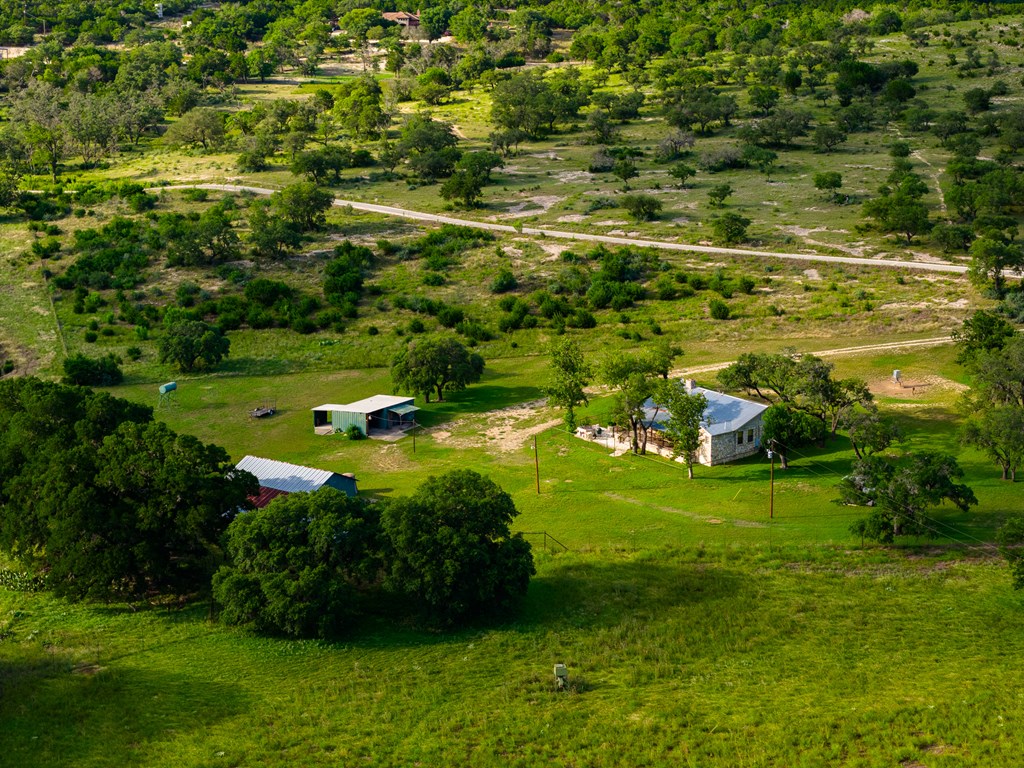 161 Flach Road Comfort, TX 78013 - Photo 10 of 55 Gallery Image 10