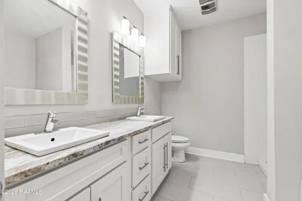 $1,695 | 209 Highland Park Lane, Lafayette, LA 70508