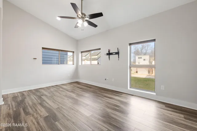 $1,695 | 209 Highland Park Lane, Lafayette, LA 70508