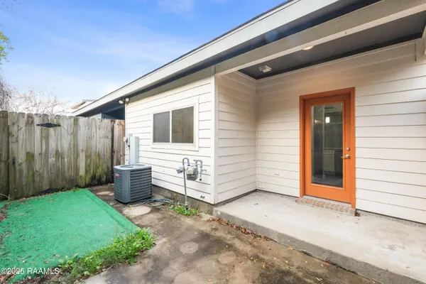 $1,695 | 209 Highland Park Lane, Lafayette, LA 70508