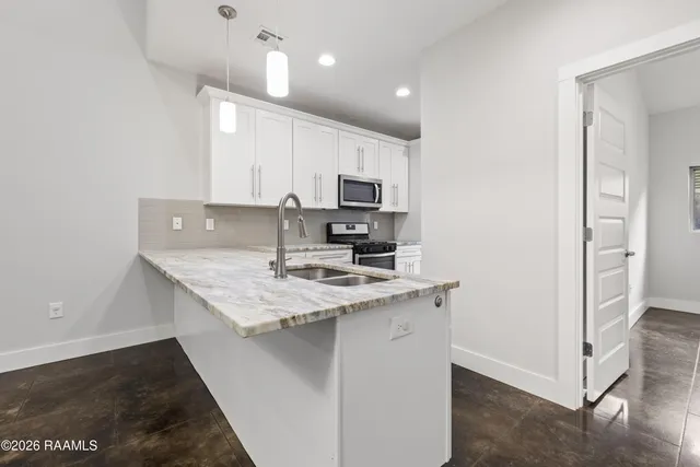 $1,695 | 209 Highland Park Lane, Lafayette, LA 70508