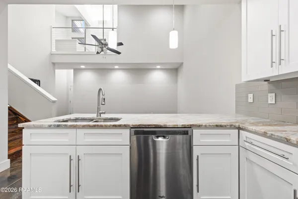 $1,695 | 209 Highland Park Lane, Lafayette, LA 70508