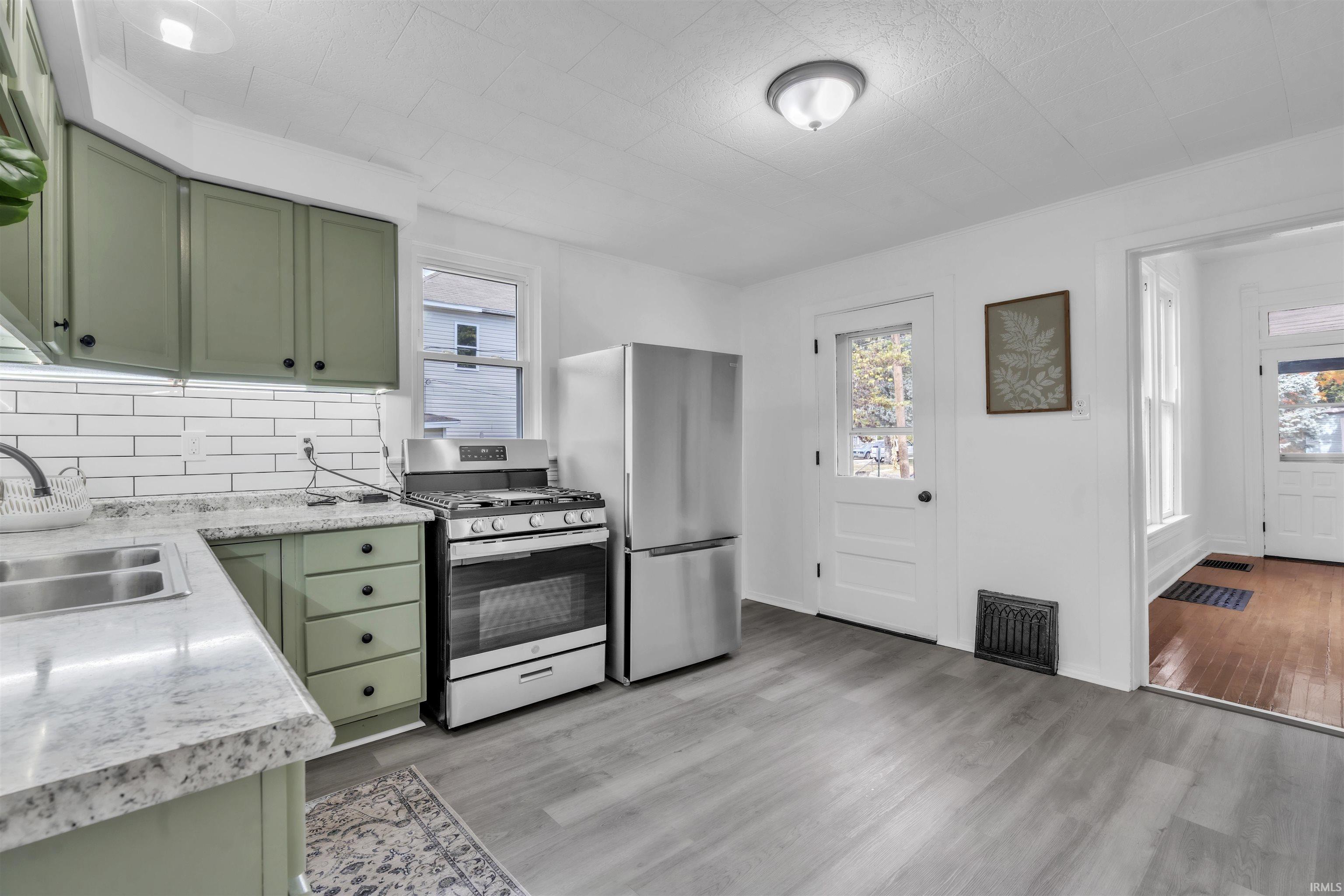 41 Noble Street Wabash, IN 46992 - Photo 8 of 36
