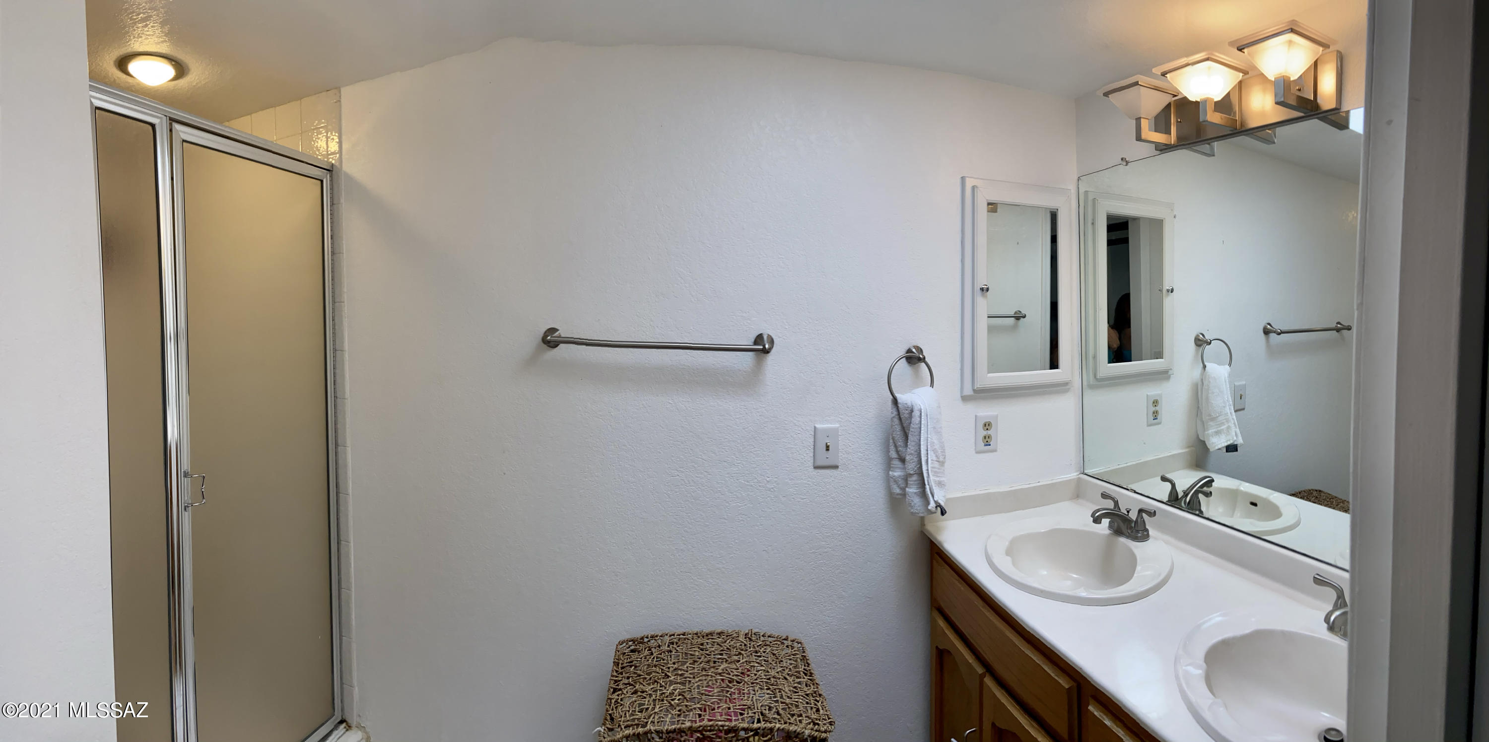 1200 East River Road, Unit I116 Tucson, AZ 85718 - Photo 7 of 22
