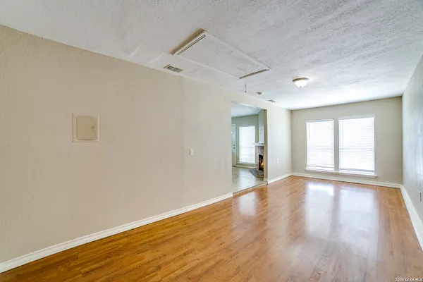 $1,395 | 8033 Big Bend, San Antonio, TX 78250