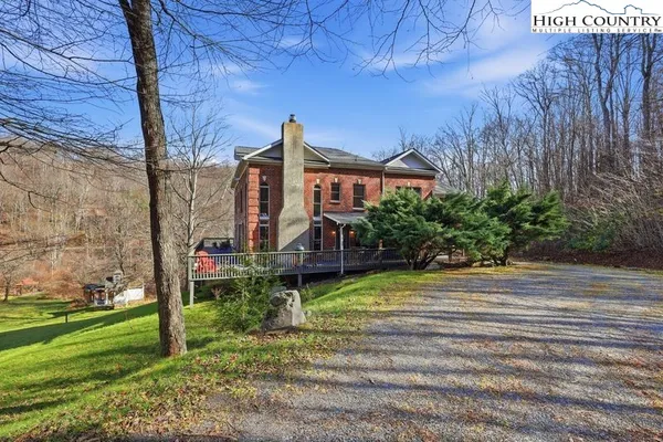 $690,000 | 205 Timberlakes Drive, Todd, NC 28684