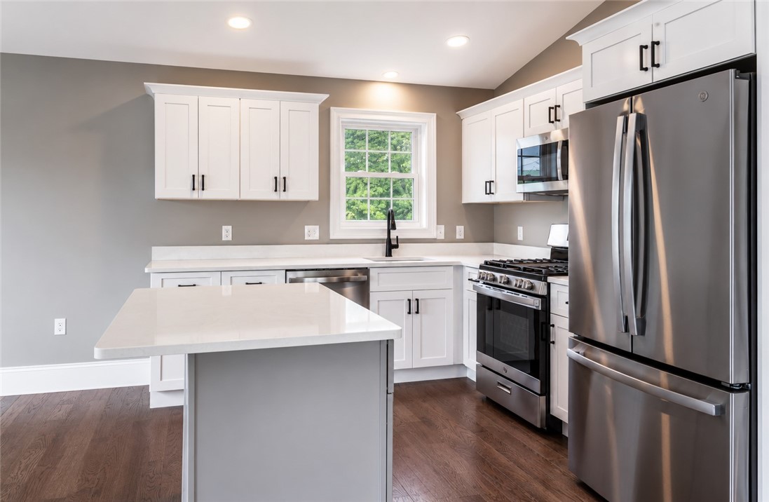 63 Balch Street Pawtucket, RI 02861 - Photo 5 of 33 Gallery Image 5
