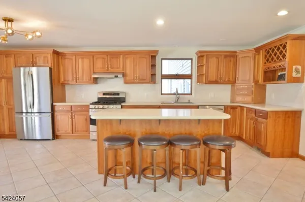 $7,800 | 77 Rockwood Road, Florham Park, NJ 07932
