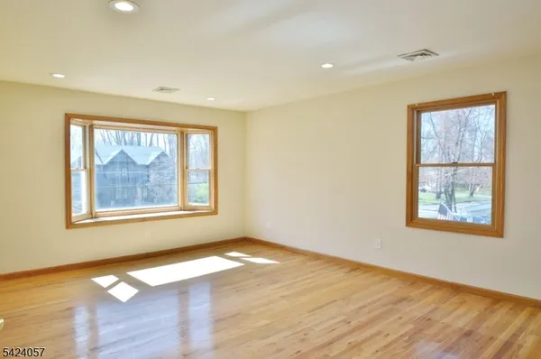 $7,800 | 77 Rockwood Road, Florham Park, NJ 07932