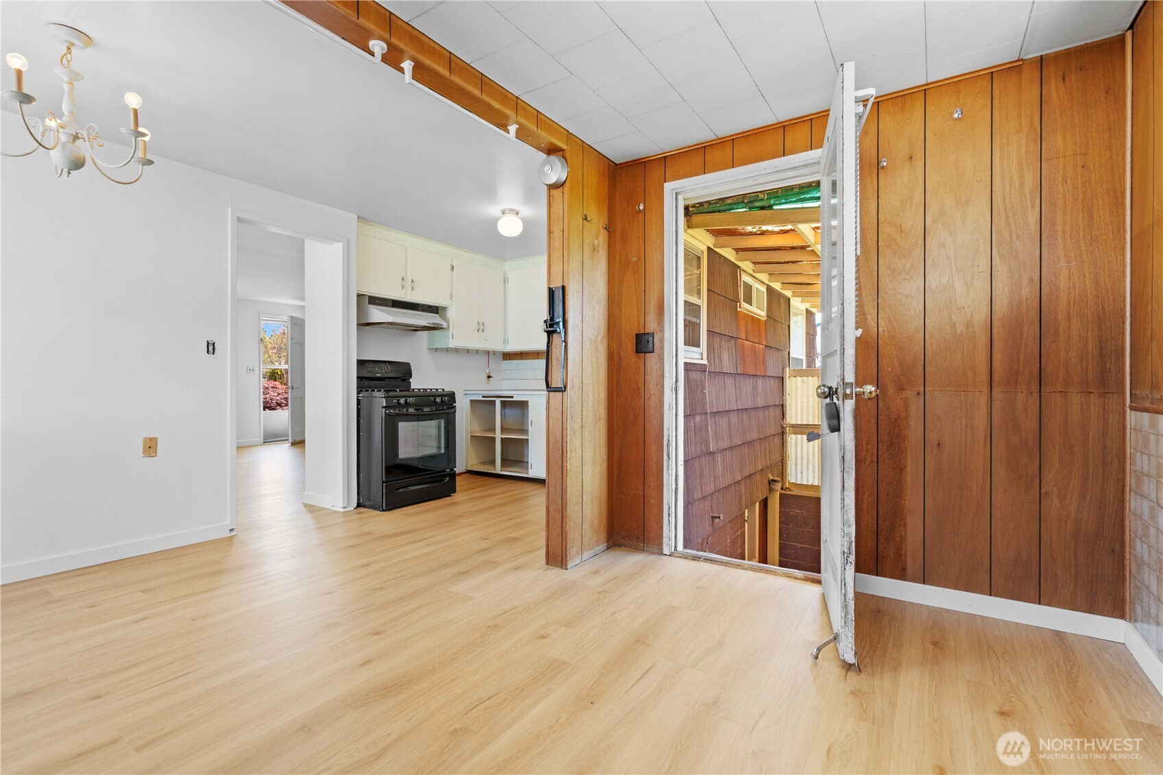 3331 Phillips Avenue Bremerton, WA 98310 - Photo 11 of 40