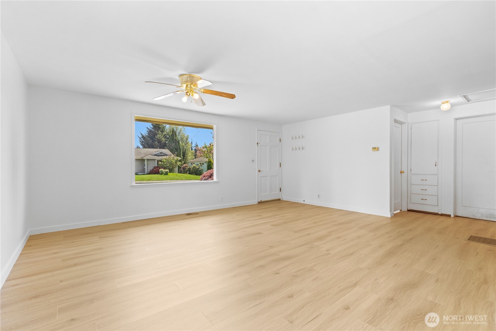 3331 Phillips Avenue Bremerton, WA 98310 - Photo 5 of 40