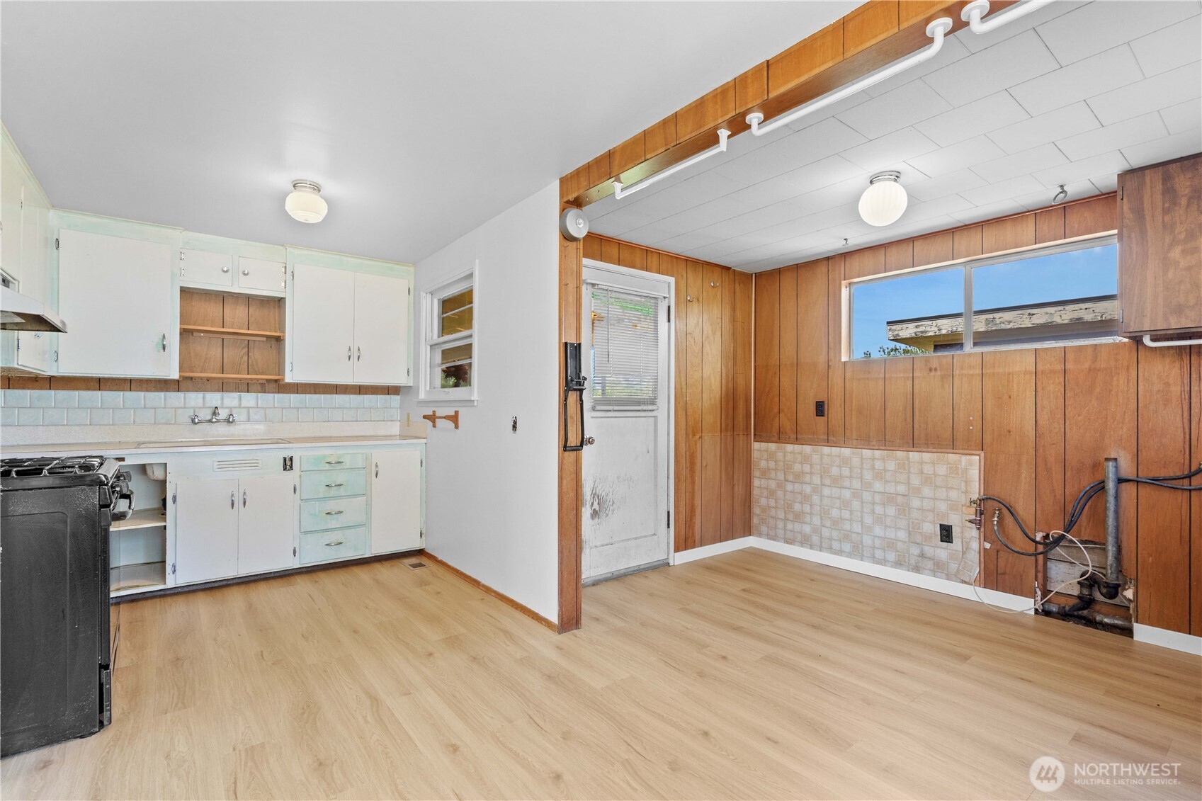 3331 Phillips Avenue Bremerton, WA 98310 - Photo 7 of 40