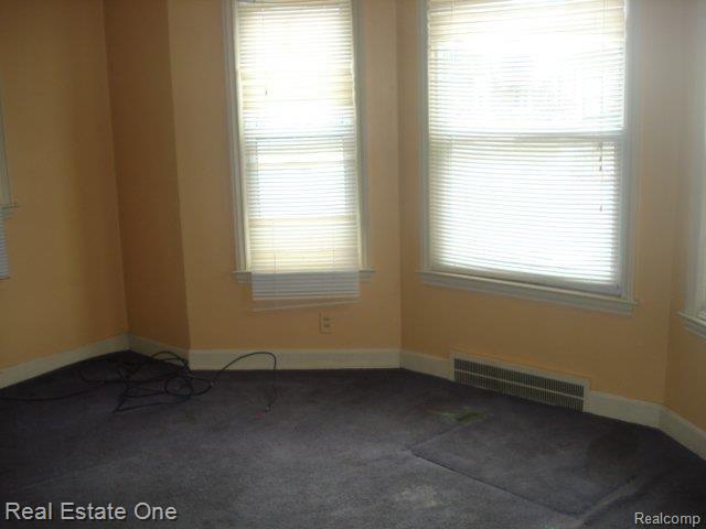 8055 Rolyat Street Detroit, MI 48234 - Photo 6 of 25 DSC05741